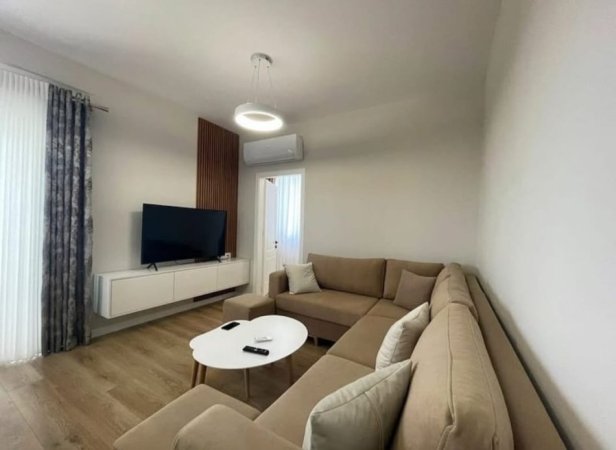 Tirane, jepet me qera apartament 1+1 Kati 6, 70 m² 600 € (River rezidence)