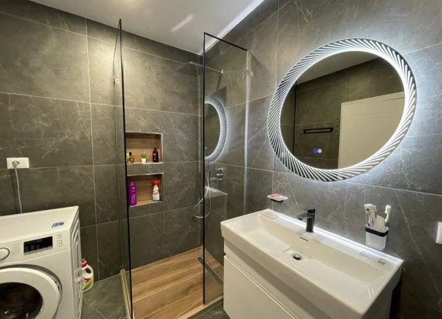 Tirane, jepet me qera apartament 1+1 Kati 6, 70 m² 600 € (River rezidence)