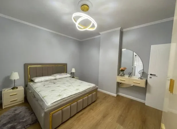 Tirane, jepet me qera apartament 2+1 Kati 4, 120 m² 800 € (Zogu i zi)