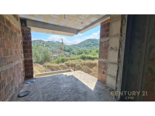 Tirane, shes apartament 2+1+Aneks+Ballkon Kati 1, 124 m² 300.000 € (BEVERLY HILLS, Liqeni i Thate)