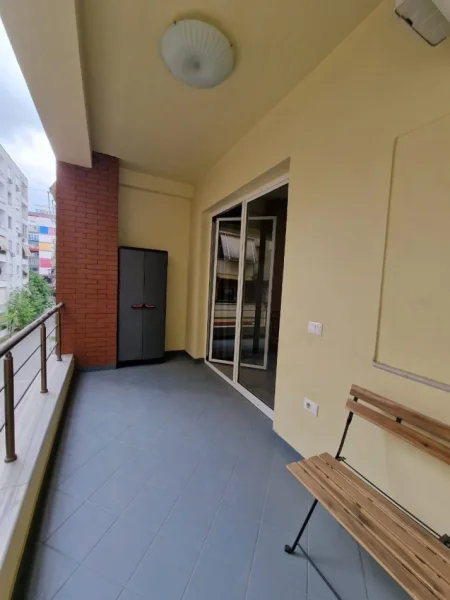 Tirane, jap me qera apartament 1+1 Kati 2, 65 m² 700 € (Kopeshti Zoologjik)
