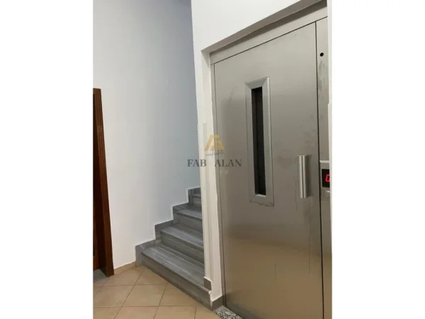 Durres, jepet me qera GODINE , 1.000 m² 4.300 € (Tregu Industrial Durres)