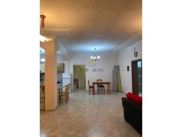 Durres, jepet me qera GODINE , 1.000 m² 4.300 € (Tregu Industrial Durres)