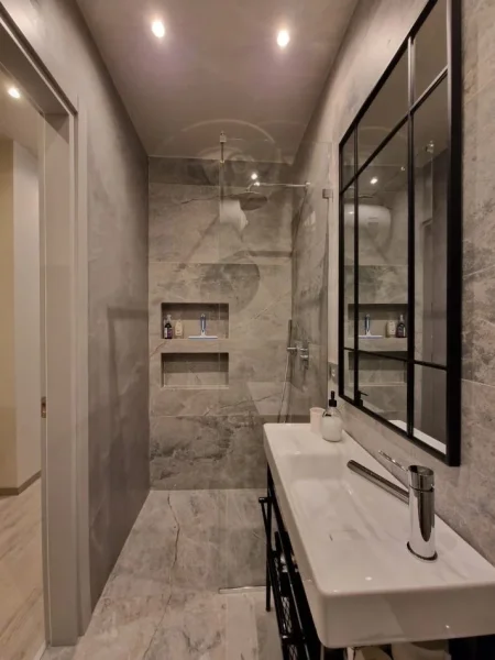 Tirane, jepet me qera apartament 1+1+Ballkon Kati 2, 50 m² 600 € (Kopeshti Zoologjik, Tirane)