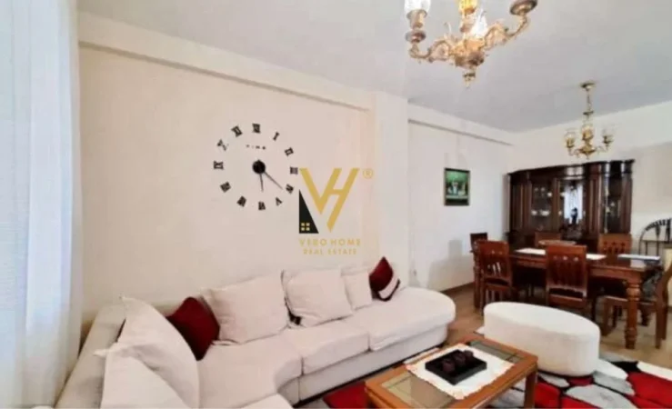 Tirane, jepet me qera apartament 2+1+Ballkon Kati 6, 104 m² 700 € (RRUGA E KAVAJES)