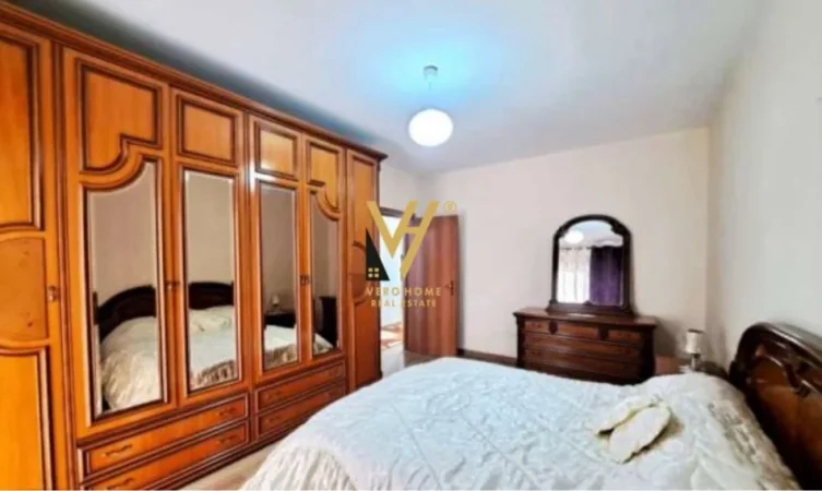 Tirane, jepet me qera apartament 2+1+Ballkon Kati 6, 104 m² 700 € (RRUGA E KAVAJES)