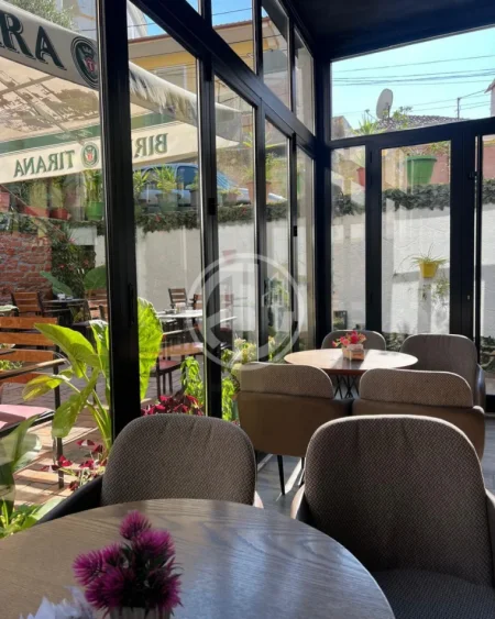 Durres, jepet me qera ,