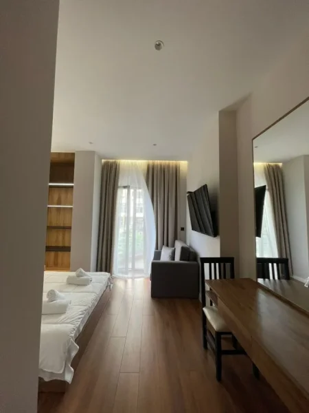 Durres, shitet apartament 4+1+Aneks+Ballkon Kati 4, 132 m² 450.000 € (Durres| Qender)