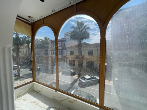 Durres, jepet me qera ambjent biznesi , 125 m² 1.000 € (Bulevardi Kryesor)
