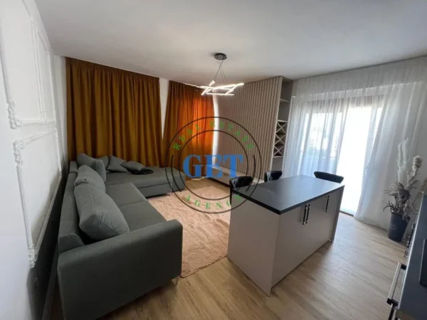 Durres, shitet apartament 4+1 Kati 7, 74 m² 