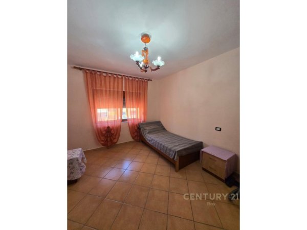 Durres, jepet me qera apartament 1+1 Kati 3, 60 m² 250 € (Stadiumi pran Vala park)