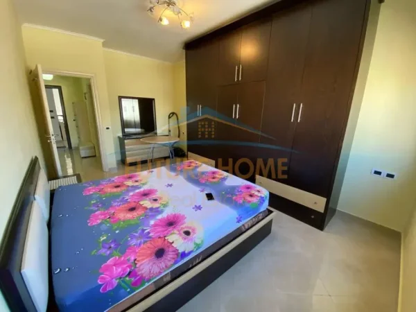 Tirane, shitet apartament 2+1+Ballkon Kati 8, 94 m² 135.000 € (Unaza e Re)