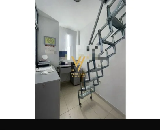 Tirane, jepet me qera dyqan Kati 0, 37 m² 400 € (RRUGA 4 DESHMORET)