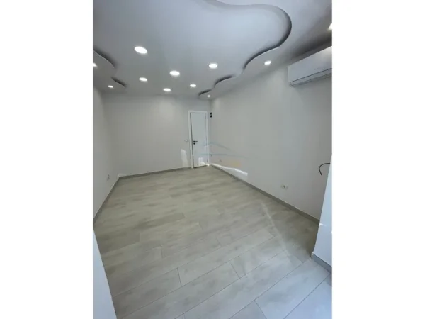 Tirane, jap me qera ambjent biznesi Kati 1, 53 m² 500 € (RRUGA MYSLYM SHYRI)