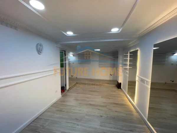 Tirane, jap me qera ambjent biznesi Kati 0, 20 m² 900 € (RRUGA VASO PASHO)