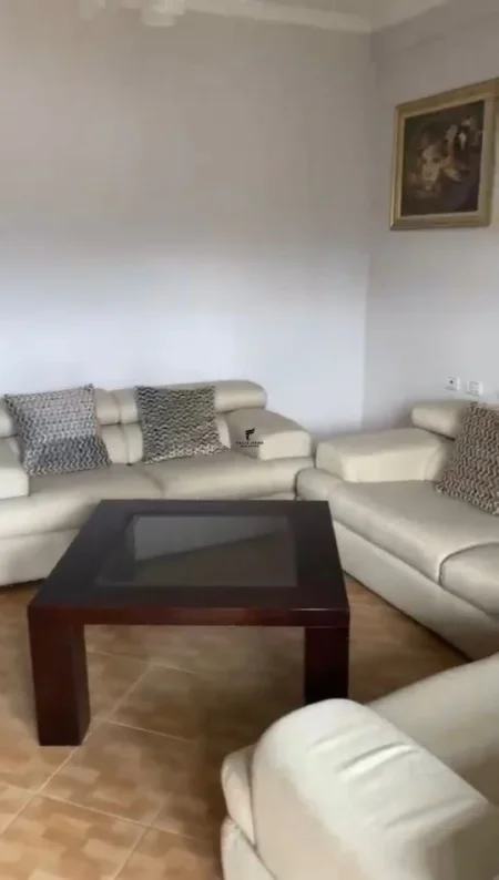 Tirane, jepet me qera apartament 2+1+Ballkon Kati 5, 110 m² 550 € (ALLIAS)