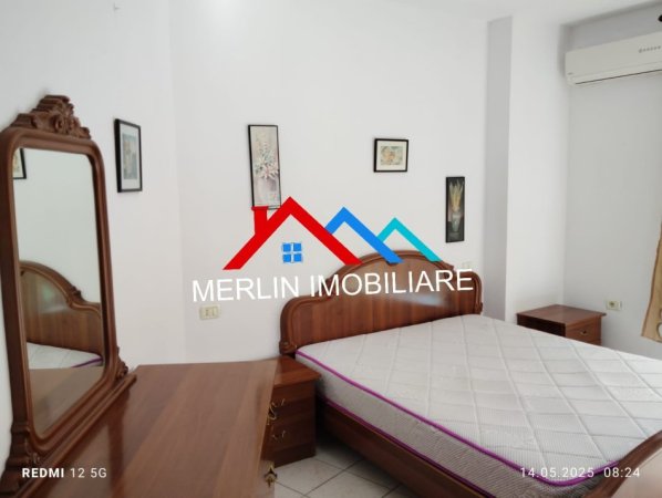 Tirane, jepet me qera apartament 2+1+Ballkon Kati 2, 80 m² 700 € (BULEVARDI ZHAN DARK)