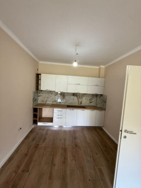 Shkembi Kavajes, shitet apartament 1+1+Aneks+Ballkon Kati 4, 73 m² 73.000 € (Shkembi i Kavajes)