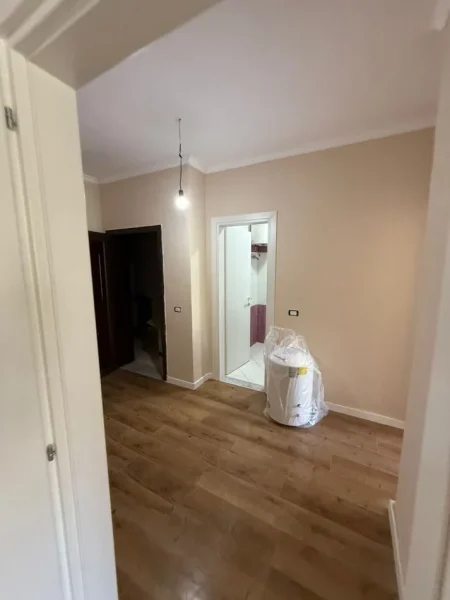 Shkembi Kavajes, shitet apartament 1+1+Aneks+Ballkon Kati 4, 73 m² 73.000 € (Shkembi i Kavajes)