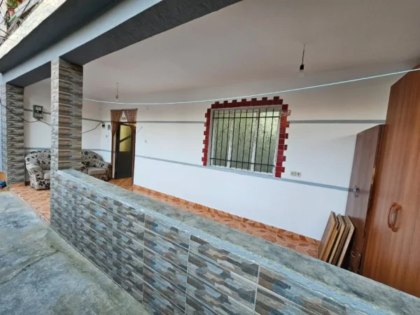 Tirane, jepet me qera 2+1+Ballkon Kati 1, 115 m² 400 € 