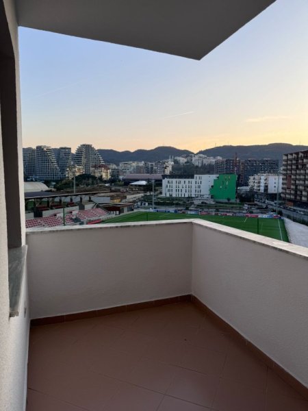 Tirane, jepet me qera zyre Kati 7, 92 m² 1.000 € (RRUGA E KOSOVAREVE)