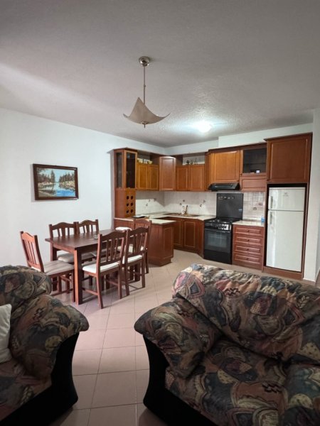 Tirane, jepet me qera zyre Kati 7, 92 m² 1.000 € (RRUGA E KOSOVAREVE)