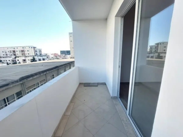 !DHENE! Durres, jepet me qera apartament 3+1+Aneks+Ballkon Kati 4, 127 m² 250 € (Ish Urt)