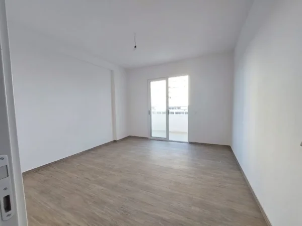 !DHENE! Durres, jepet me qera apartament 3+1+Aneks+Ballkon Kati 4, 127 m² 250 € (Ish Urt)