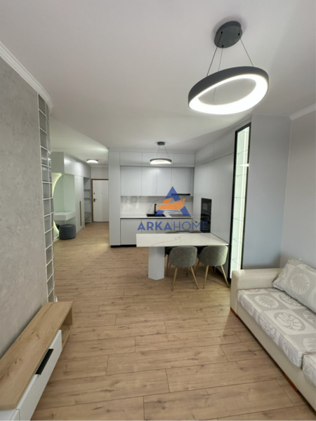 JEPET APARTAMENT ME QERA 2+1+2+BALLKON+PARKING TEK VIZION PLUS, 1000 EURO