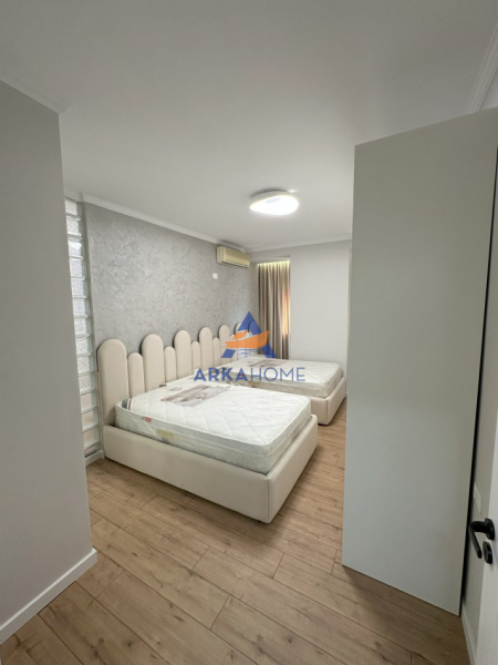 JEPET APARTAMENT ME QERA 2+1+2+BALLKON+PARKING TEK VIZION PLUS, 1000 EURO