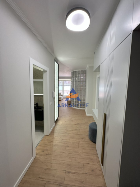 JEPET APARTAMENT ME QERA 2+1+2+BALLKON+PARKING TEK VIZION PLUS, 1000 EURO