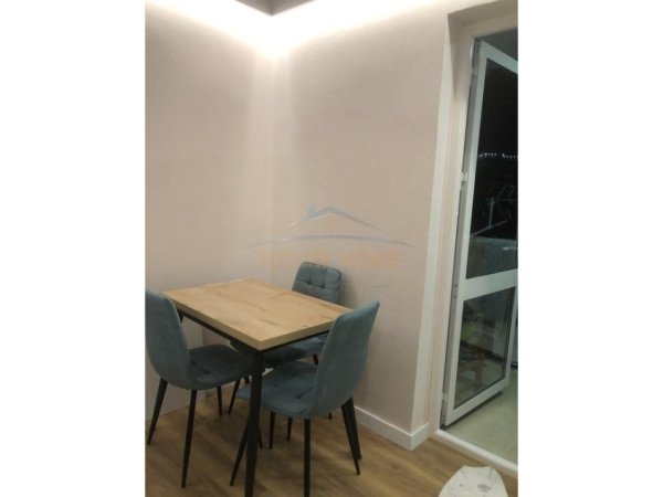 Tirane, jepet me qera apartament 1+1 Kati 4, 60 m² 650 € (Rruga Mine Peza)
