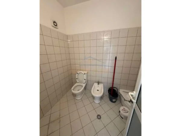 Shitet, Apartament 2+1+2, Unaza e Re