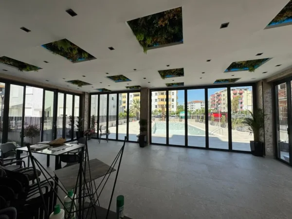 Golem, jepet me qera hotel Kati 3, 500 m² 85.000 € (Golem)