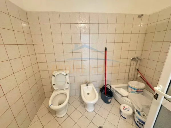 Tirane, shitet apartament 2+1+Aneks+Ballkon Kati 5, 118 m² 141.000 € (astir)