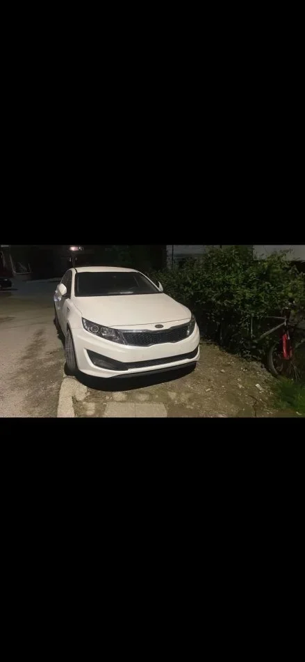 Tirane, shitet makine Kia K5 Benzin, e bardhë automatik Kondicioner 180.000 km 4.900 €