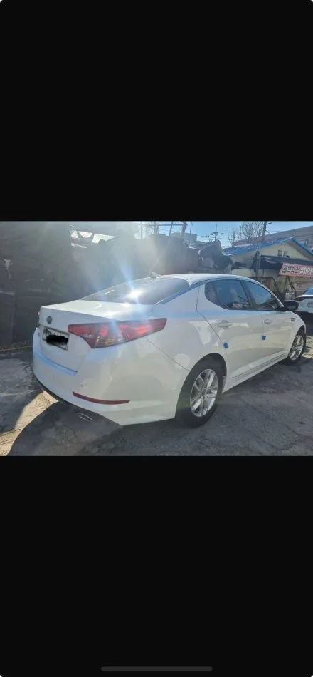 Tirane, shitet makine Kia K5 Benzin, e bardhë automatik Kondicioner 180.000 km 4.900 €