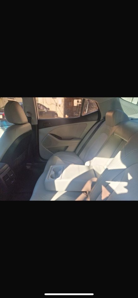 Tirane, shitet makine Kia K5 Benzin, e bardhë automatik Kondicioner 180.000 km 4.900 €