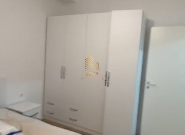 Tirane, jepet me qera apartament 2+1+Ballkon Kati 2, 88 m² 400 € (Rezidenca Mangalem 21)