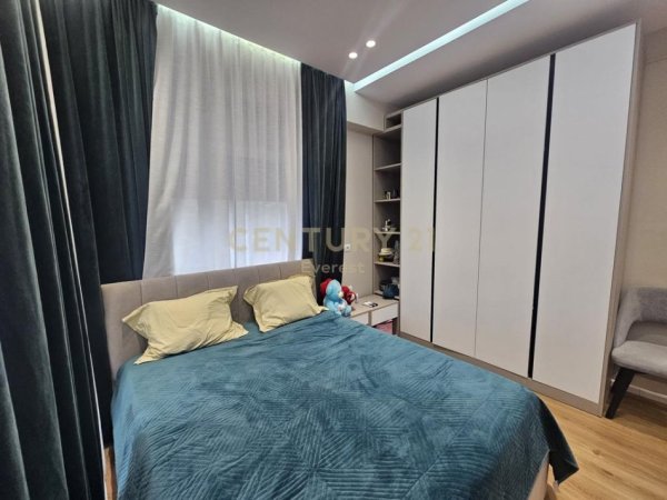Tirane, jepet me qera apartament 1+1 Kati 3, 92 m² 550 € (Rezidenca Kaimi)
