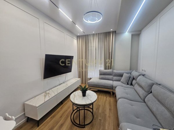 Tirane, jepet me qera apartament 1+1 Kati 3, 92 m² 550 € (Rezidenca Kaimi)