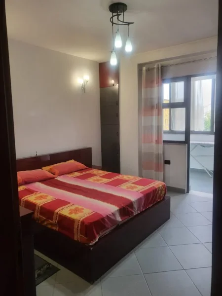 Tirane, jepet me qera apartament 1+1 Kati 5, 60 m² 500 € (Rruga Mine Peza)