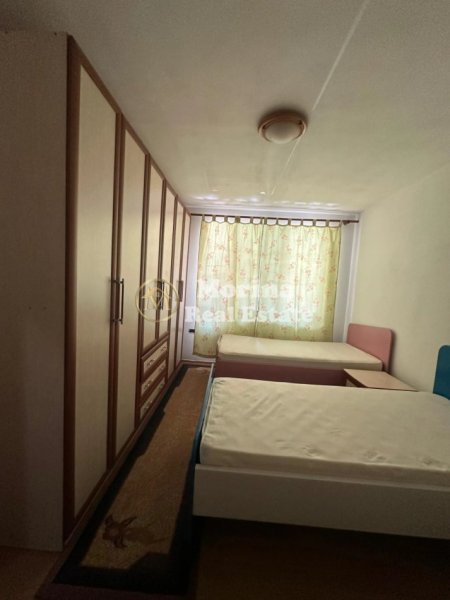 Tirane, jepet me qera apartament 1+1 Kati 1, 70 m² 350 € (Restorant Durresi)