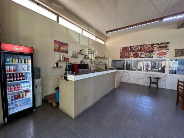 Golem, shitet lokal Kati 0, 200 m² 150.000 € (Golem)