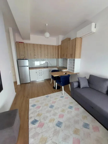 Tirane, jepet me qera apartament 1+1+Ballkon Kati 4, 54 m² 400 € (Ali Demi)