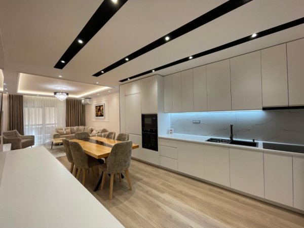 Tirane, jepet me qera apartament 2+1+Ballkon Kati 3, 118 m² 1.200 € (liqeni i thate)