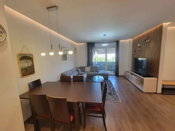 Tirane, jepet me qera apartament 2+1+Ballkon Kati 6, 98 m² 650 € (Don Bosko, jepet me qera apartament 2+1.)