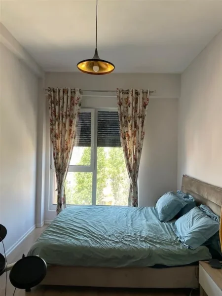 Super Apartament me qera tek 21 Dhjetori (550 euro)