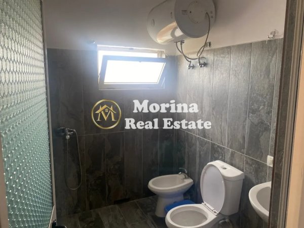 Tirane, jepet me qera Vile 2+1 Kati 2, 120 m² 400 € (Laprake)