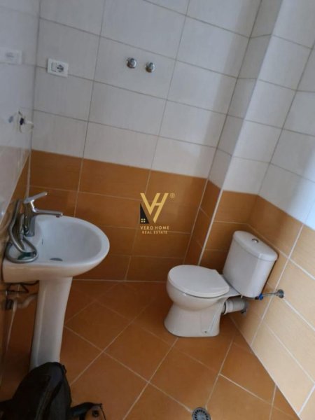 Tirane, jepet me qera apartament 2+1+Ballkon Kati 5, 100 m² 400 € (MISTO MAME)